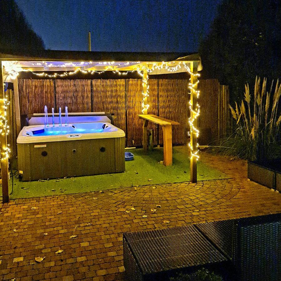 De Corner Van Zeeland Met Jacuzzi Sint Annaland Εξωτερικό φωτογραφία